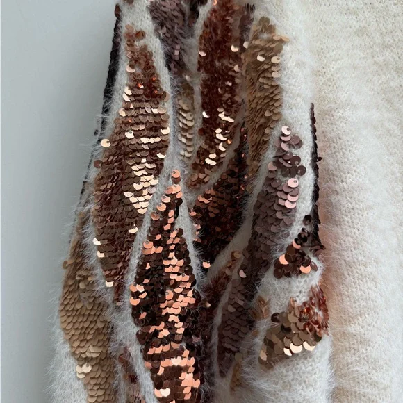 NWT Listicle Cream & Gold Crew Neck Sweater with Sequin Accents- GORGEOUS & SOFT - Picture 4 of 15